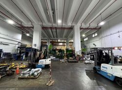 Gul Circle (D22), Warehouse #518426471